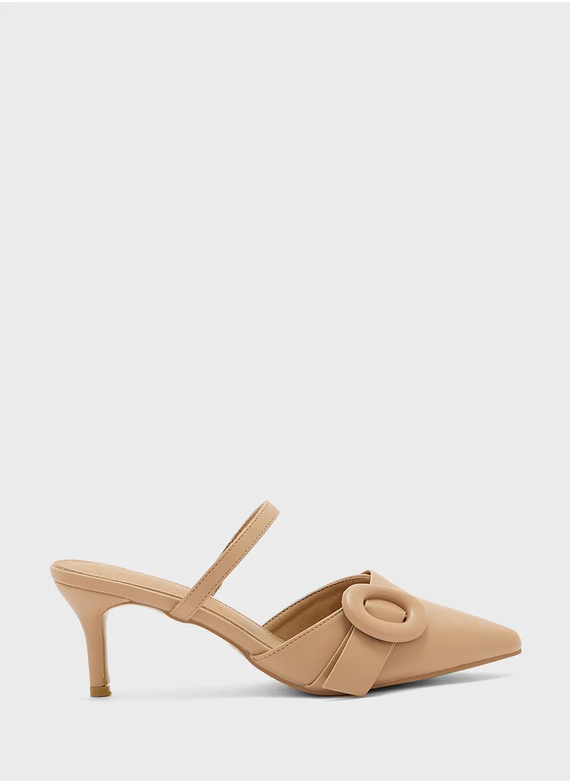 ELLA Pump  With Buckle Detail