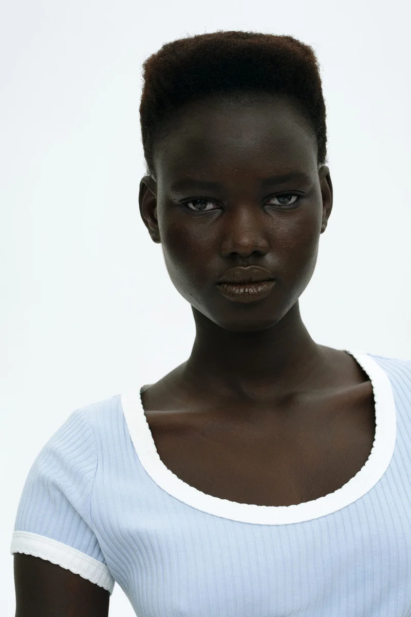 اتش اند ام تي-شيرت مضلع بحواف بيكو