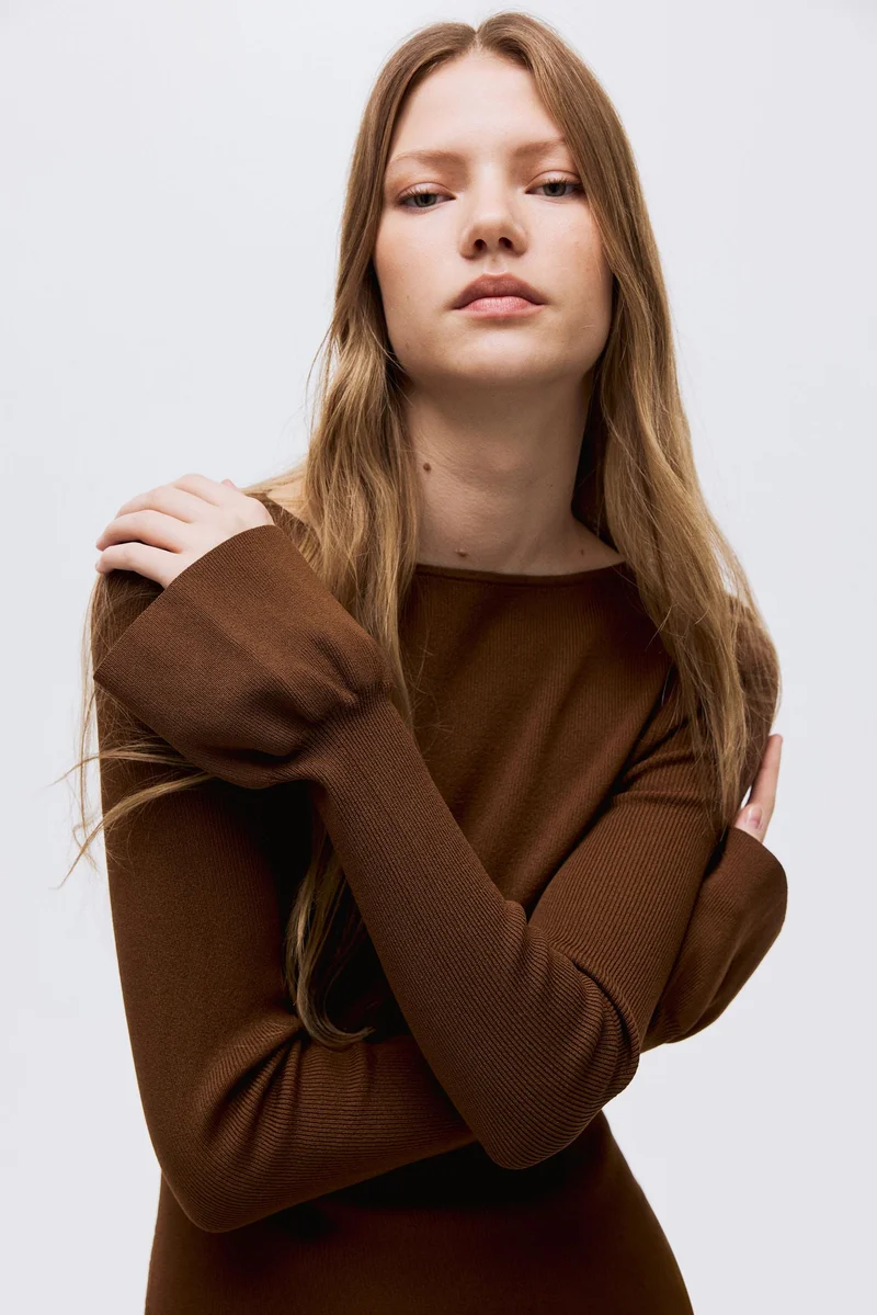 اتش اند ام فستان محبوك بتصميم مرن