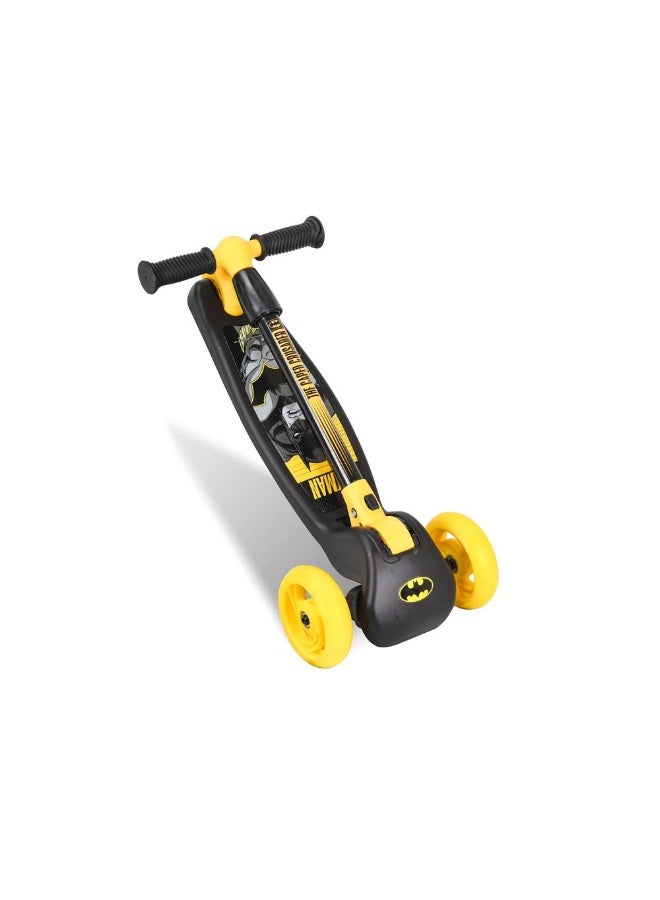 Spartan سكوتر سبارتان DC باتمان ثلاثي العجلات القابل للطي مع إضاءة LED (56 × 22 × 67 سم، أسود/أصفر) - Image 2