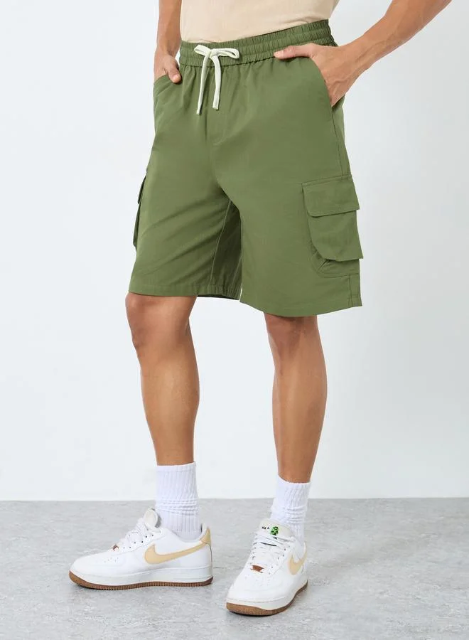 Styli Styli Men Olive Relaxed Fit Cargo Shorts