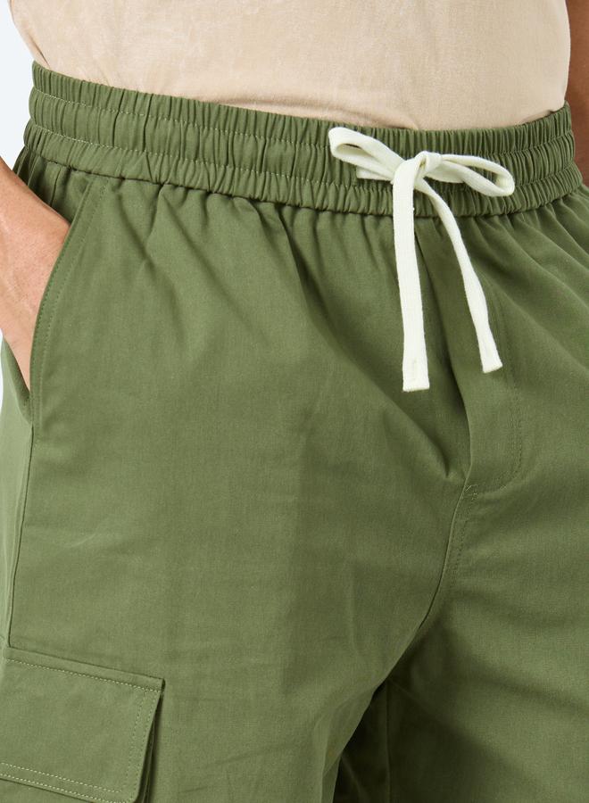 ستايلي شورت كارغو رجالي بقصة مريحة من ستايلي بلون زيتوني - Image 3