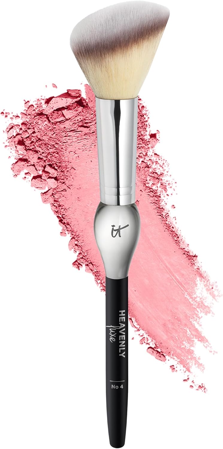 It Cosmetics Heavenly Luxe French Boutique Blush Brush No. 4 - Image 1