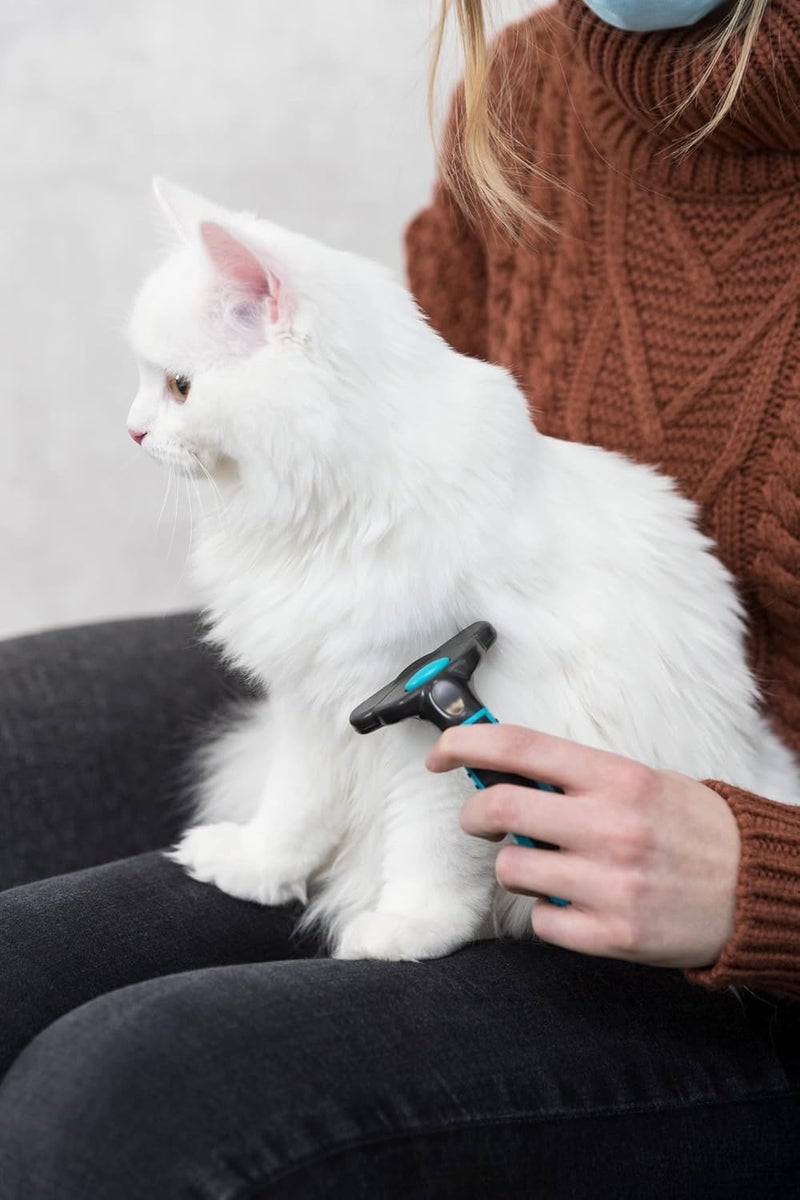 TRIXIE Pet Deshedding and Grooming Tool for Cats and Dogs - Image 5