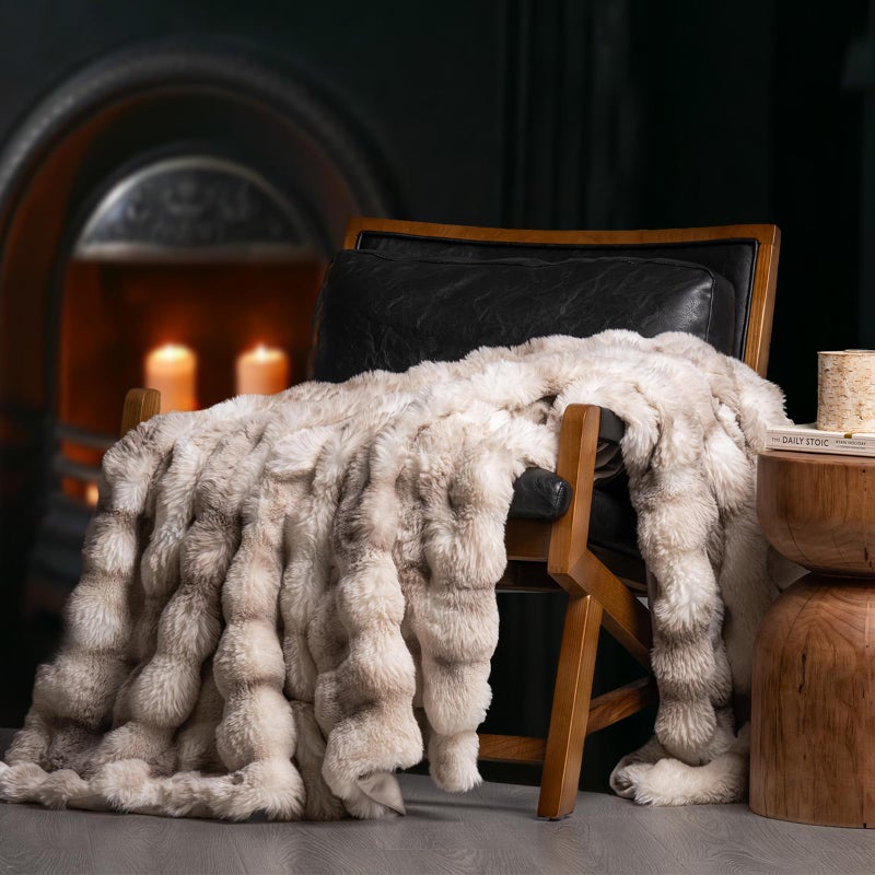 Evergrace Ultra Soft Luxury Ridgeline Faux Rabbit Fur Fur رمي بطانية سميكة دافئ الفقاعة رمي السرير بطانيات عكسية مريحة لأريكة كرسي أريكة رمادي 50 × 60 بوصة 870 GSM - Image 1