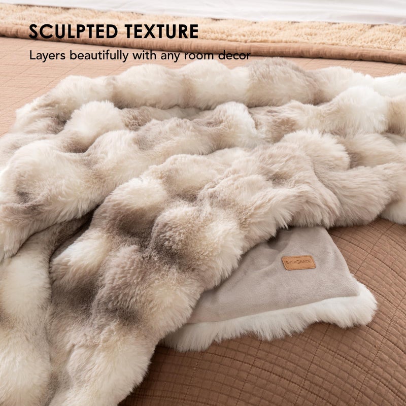 Evergrace Ultra Soft Luxury Ridgeline Faux Rabbit Fur Fur رمي بطانية سميكة دافئ الفقاعة رمي السرير بطانيات عكسية مريحة لأريكة كرسي أريكة رمادي 50 × 60 بوصة 870 GSM - Image 5