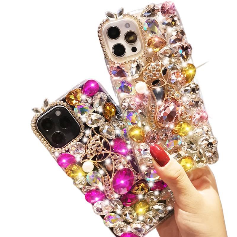 غطاء واقي بAcrylic لـ iPhone 17 / 17 Air / 17 Pro / 17 Pro Max مع أحجار الراين ونقشة الثعلب مع نمط الأحجار الكريمة باللون أخضر بتفاصيل مرصعة من الأكريليك باللون الأخضر - Layan Lure - Image 5