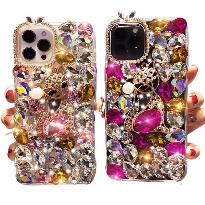 غطاء واقي بAcrylic لـ iPhone 17 / 17 Air / 17 Pro / 17 Pro Max مع أحجار الراين ونقشة الثعلب مع نمط الأحجار الكريمة باللون أخضر بتفاصيل مرصعة من الأكريليك باللون الأخضر - Layan Lure - Image 4
