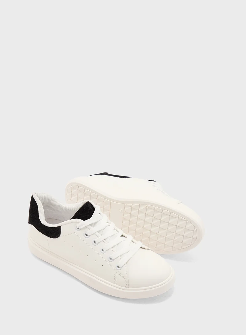 Andarina Ladies Lace Up Sneaker