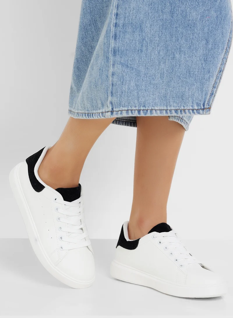 Andarina Ladies Lace Up Sneaker