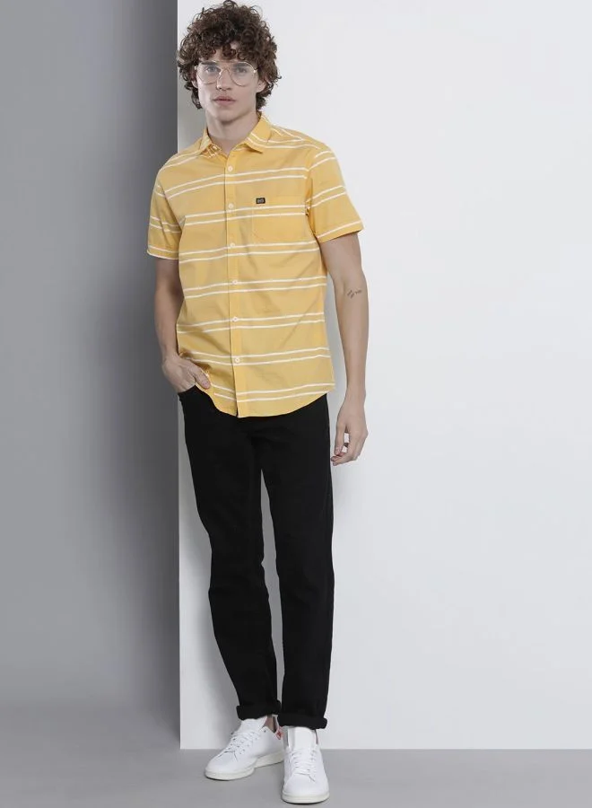 The Indian Garage Co Men Slim Fit Striped Half Sleeves Spread Collar Casual Shirt