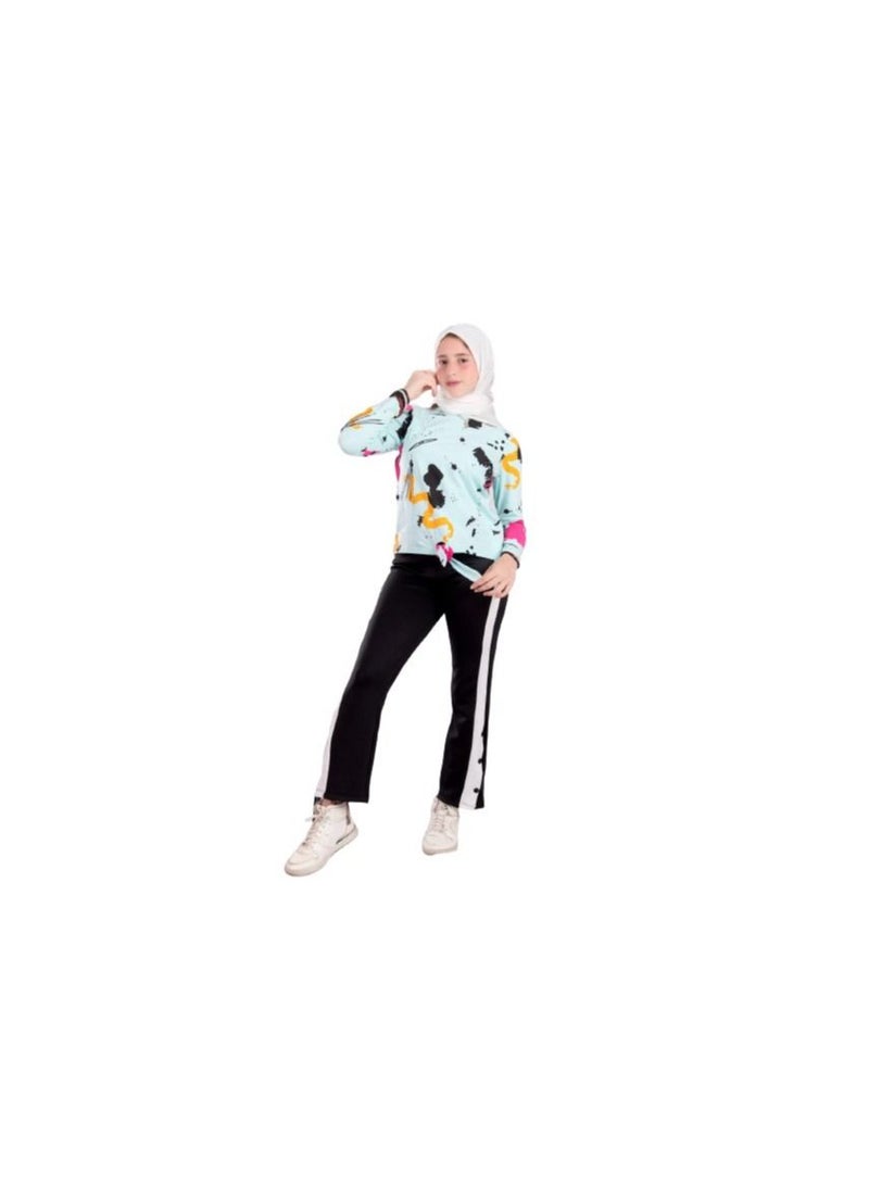 Girls' outing set consisting of a light blue T-shirt and black pants
