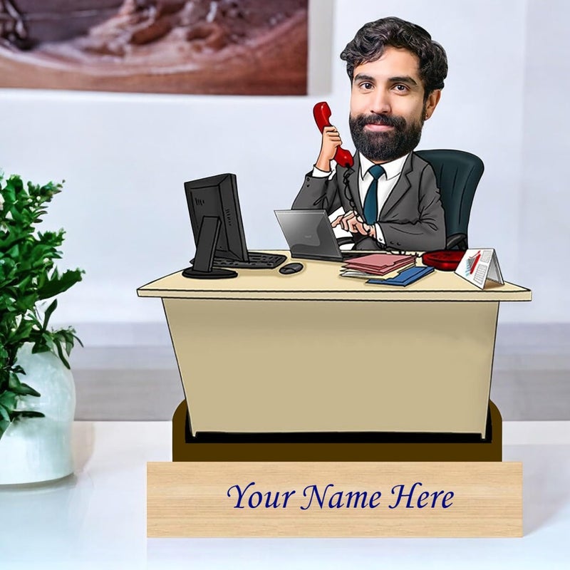 Incredible Gifts India هدايا مذهلة كاريكاتير مخصص لرجل الأعمال مع اسم مخصص على الطاولة - Image 2