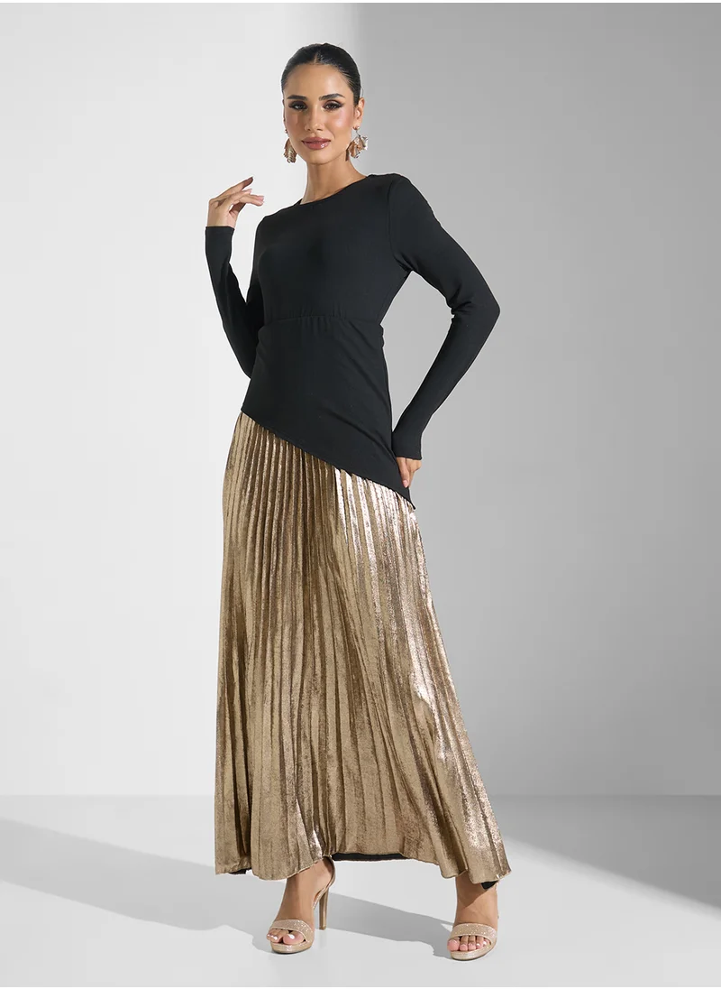 خزانة Contrast Toned Dress With Pleats