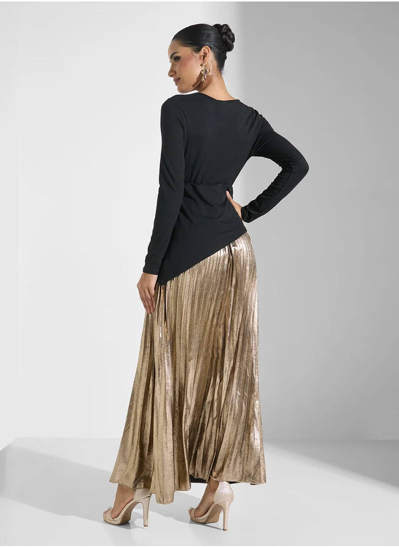 خزانة Contrast Toned Dress With Pleats