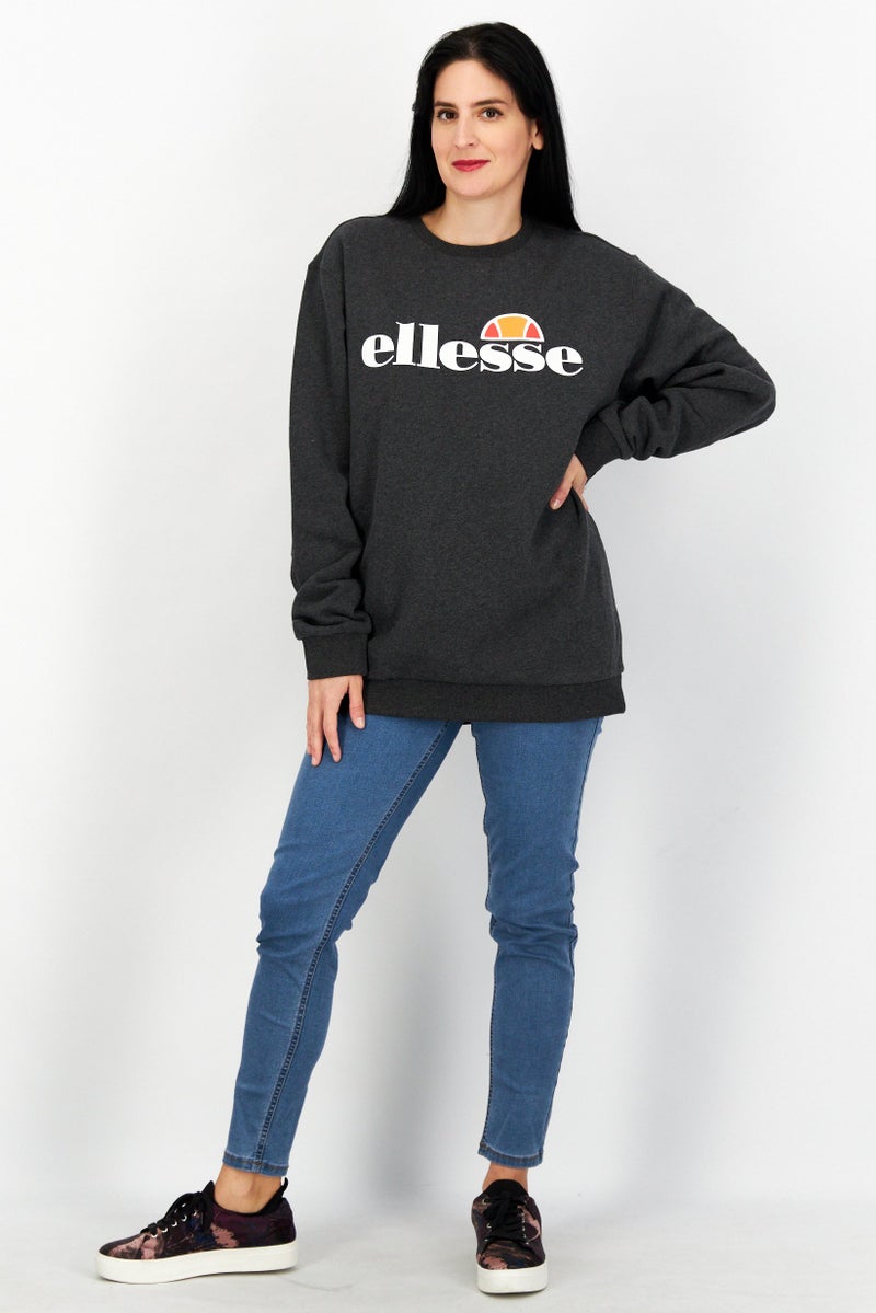 Ellesse سويت شيرت جرافيك بأكمام طويلة وياقة دائرية للنساء، رمادي داكن - Image 2