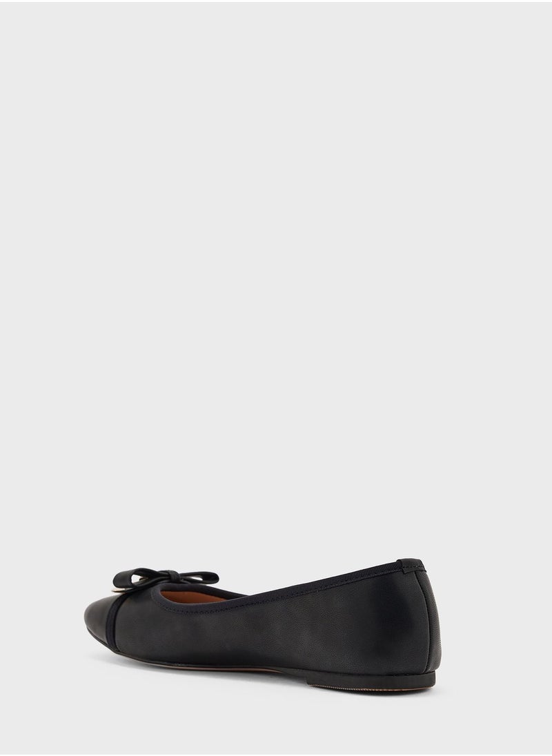 NINE WEST - Pointed Toe Pumps - Image 1