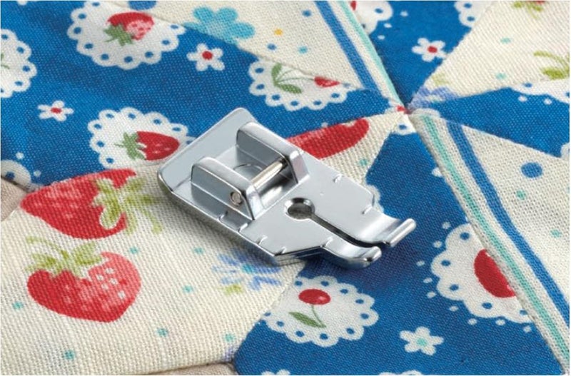 brother ¼ Inch Piecing Foot for Quilting and Topstitching, SA125 Silver - Image 1