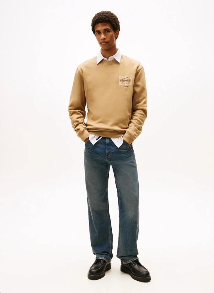 TOMMY JEANS  Regular Entry Dna Play Sweatshirt for Men | Best Price UAE