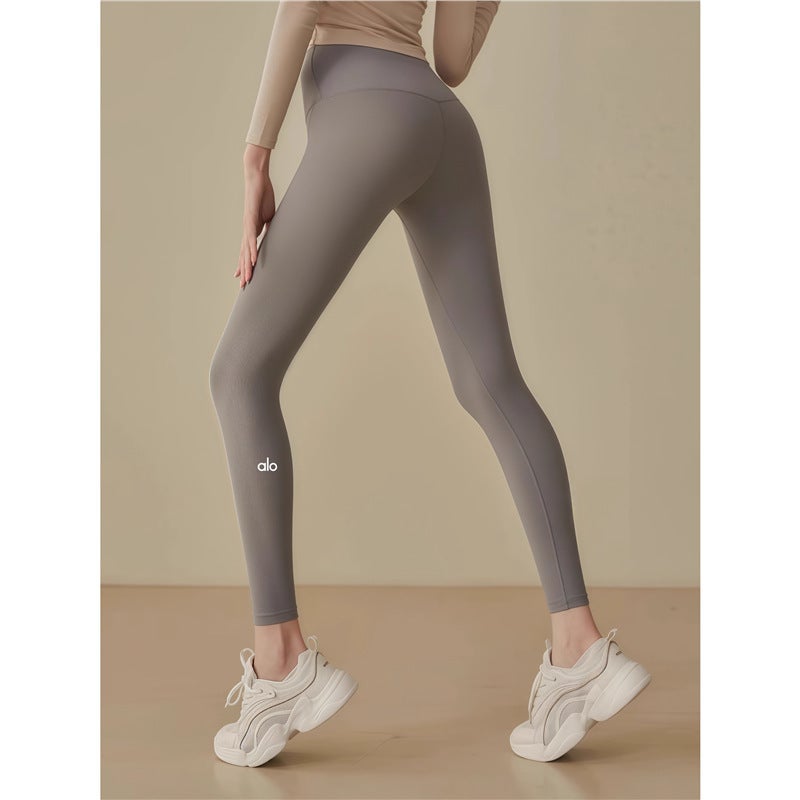 Alo Yoga High Waist Peach Butt Seamless Yoga Pants for Running and Fitness - Image 4