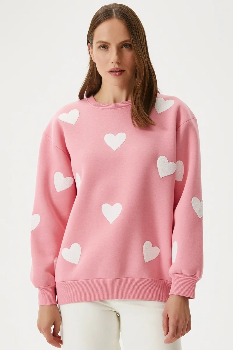 ريتنيس Women's Love Heart Embroidered Pink Sweatshirt