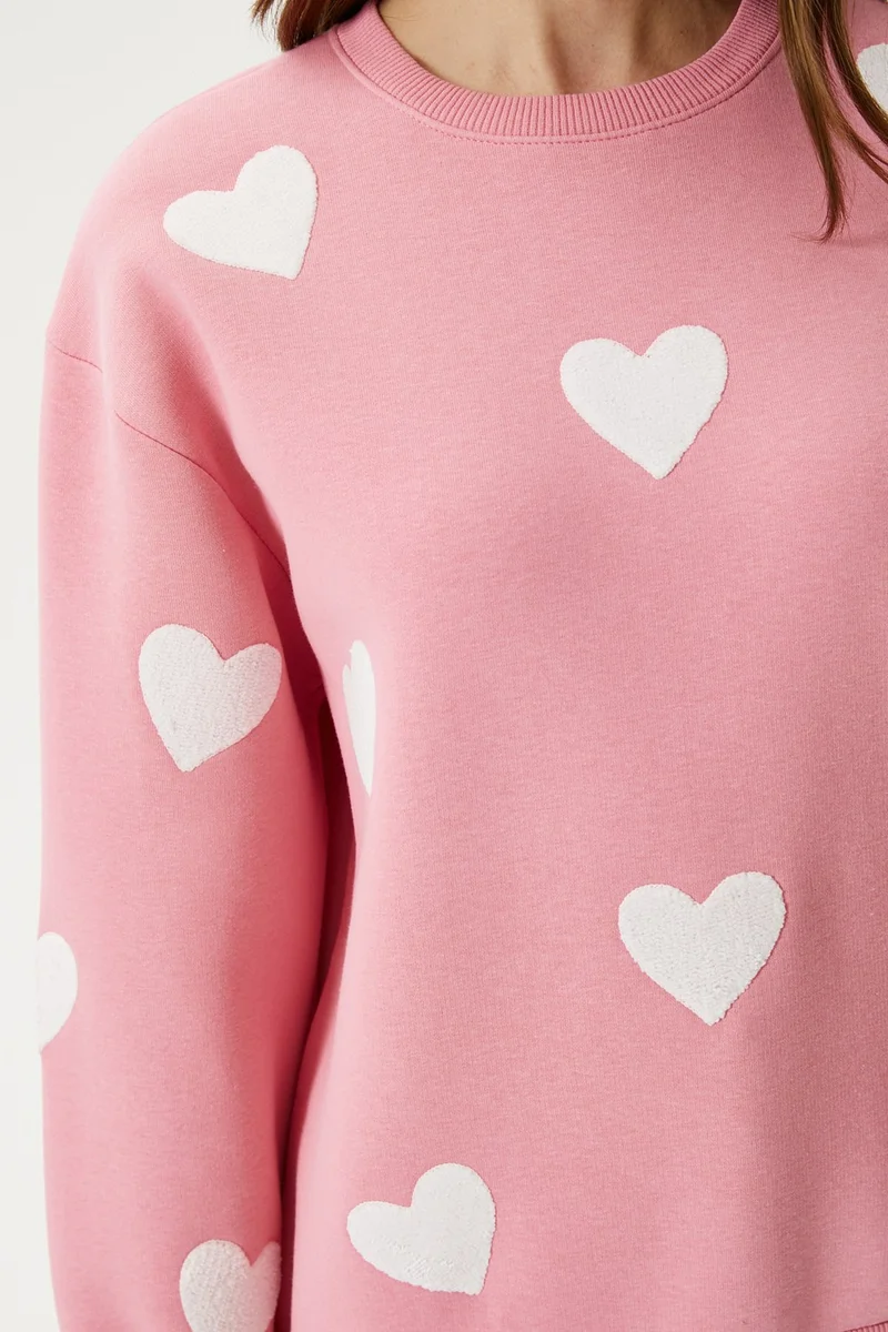 ريتنيس Women's Love Heart Embroidered Pink Sweatshirt