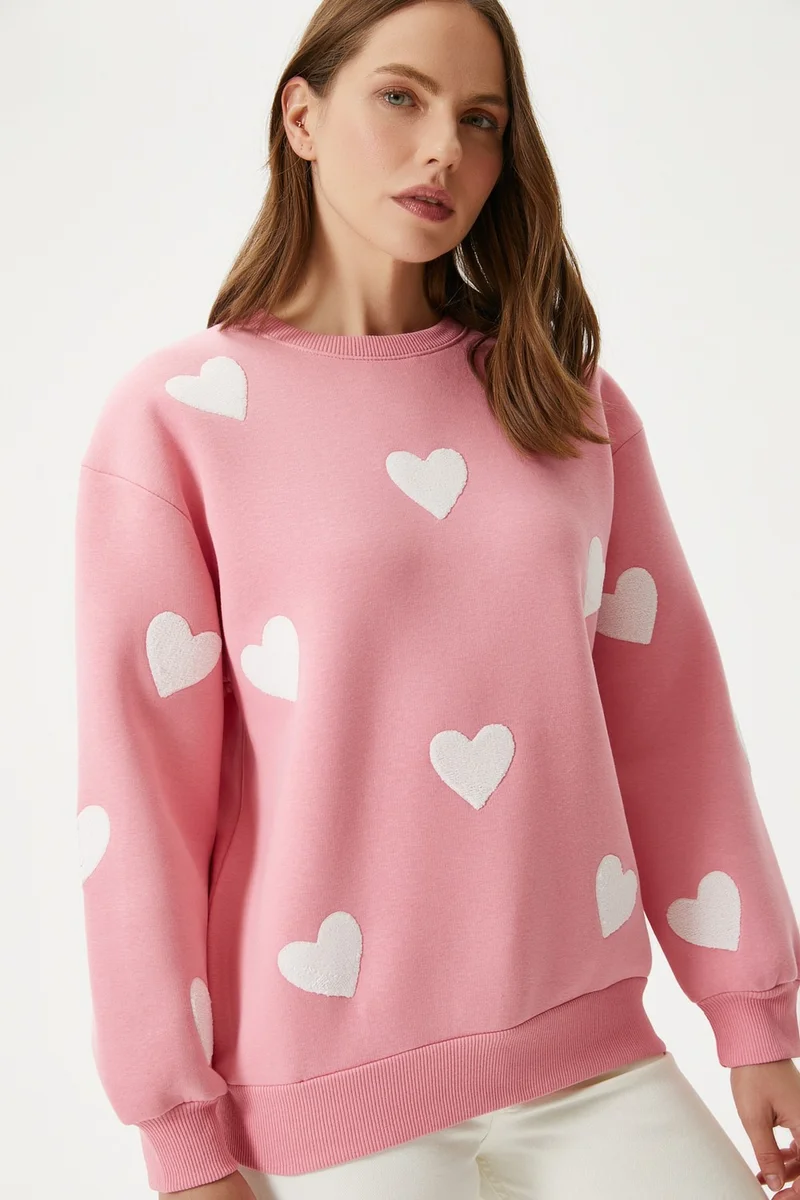 ريتنيس Women's Love Heart Embroidered Pink Sweatshirt
