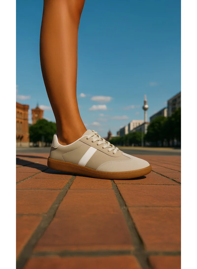 London Rag Classic Lace-Up Flatform Sneaker in Beige