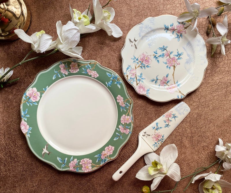 Vigneto | Victorian Green Snack Set (1 Serving Plate, 6 Quarter Plates, 1 Server) | Finest Premium Porcelain | Luxury Tableware - Image 3