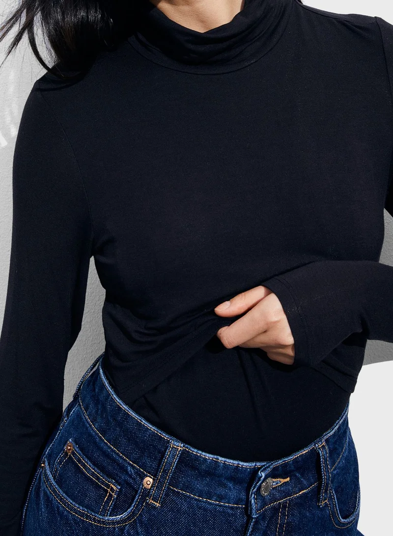 H&M Mama Highneck Top