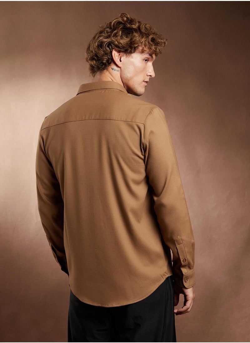 Campus Sutra Campus Sutra Men's Mocha Brown Solid Waffle-Weave Shirt For Casual Wear | Spread Collar | Long Cuffed Sleeves | Button Closure | Shirt Crafted With Comfort Fit For Everyday Wear  - Image 5