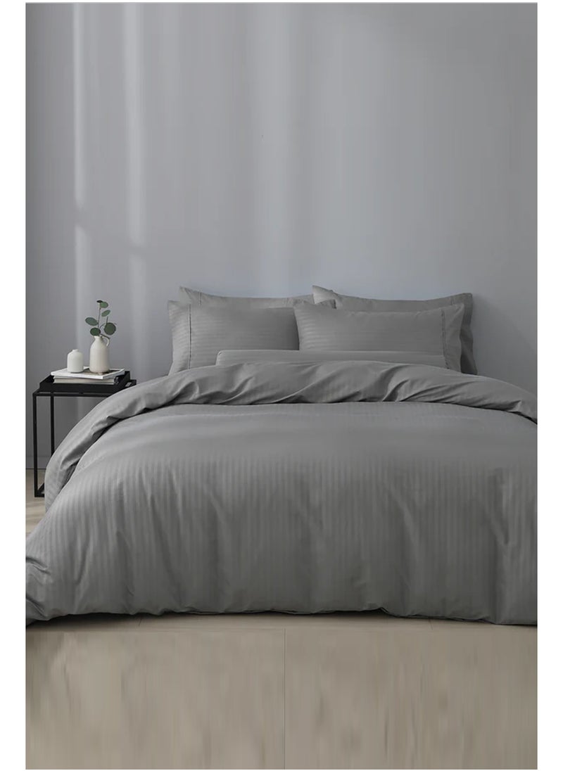 Art Comfort Luxury Hotel-Style 7-Piece Bedding Set – Double (King) Size – Made of Microfiber with Ultra-Soft Filling – Features Elegant Hotel Stripe Design – Fits 200x200 CM Bed  - Image 1