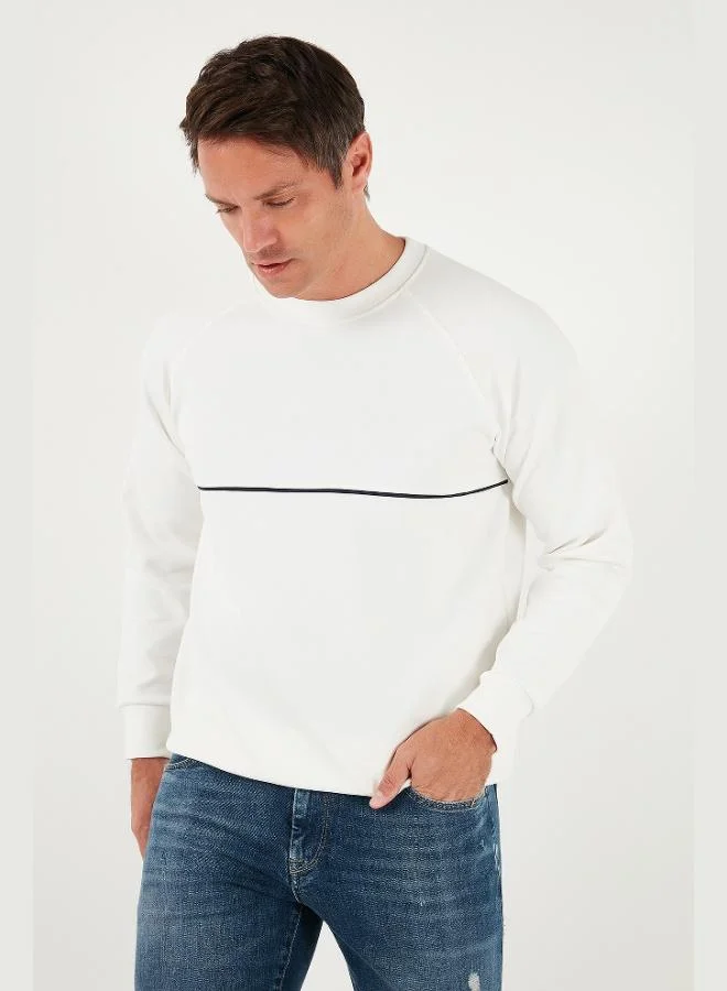 بوراتي سويت شيرت رجالي قطن مخطط بياقة دائرية بقصة مريحة من بوراتي