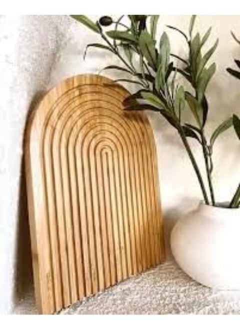 Wooden serving tray that lasts longer Made of high quality beech wood Sleek and modern design to add a touch of luxury to your table N