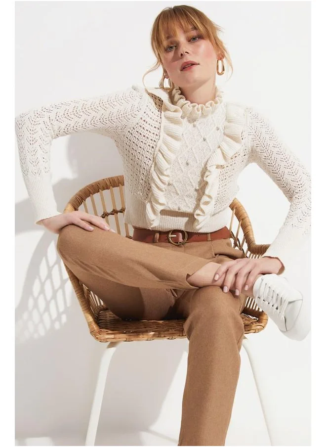 جون June Knit Sweater with Lace Detail Ecru