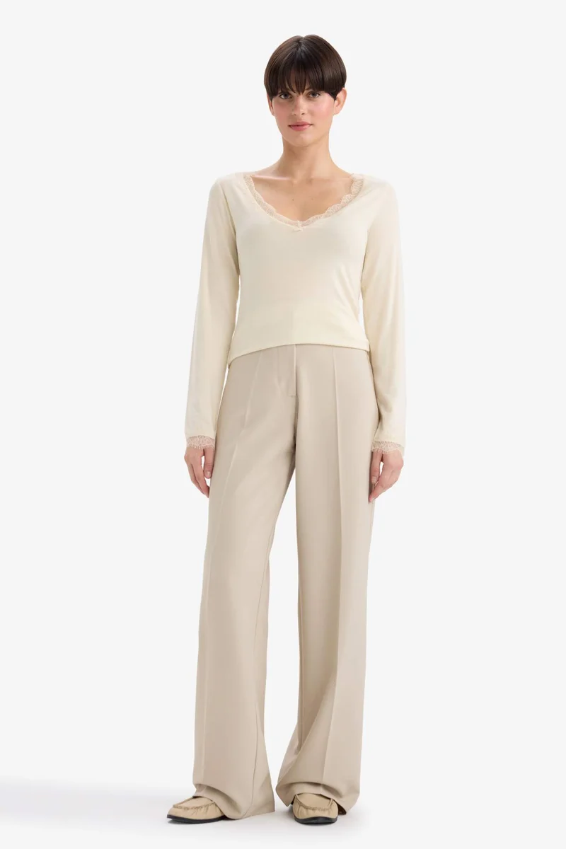 ديفاكتو Fall in Love Modal Cashmere Soft Textured Laced Top