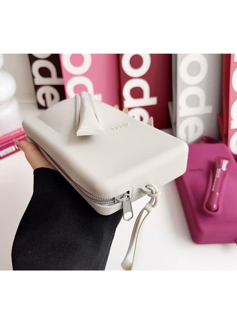 رود حقيبة رود بوتش مع حزام قابل للتعديل وملمع شفاه - حقيبة مستحضرات تجميل صغيرة انيقة للمكياج والسفر والضروريات اليومية (رمادي) - Image 3