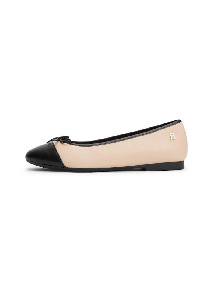 تومي هيلفيغر Toe Cap Leather Ballerina