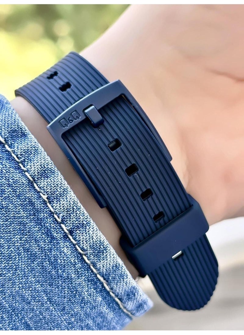 Q&Q Women's Waterproof Plastic Band Wristwatch  - Image 3