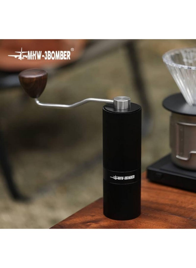 ام اتش دابيلو - ثري بومبار مطحنة قهوة يدوية MHW-3BOMBER بمقبض خشبي، مطحنة يدوية محمولة مع قلب طحن، تتضمن فرشاة قلم وحقيبة تخزين - شفرة فولاذية (رمادي) - Image 2