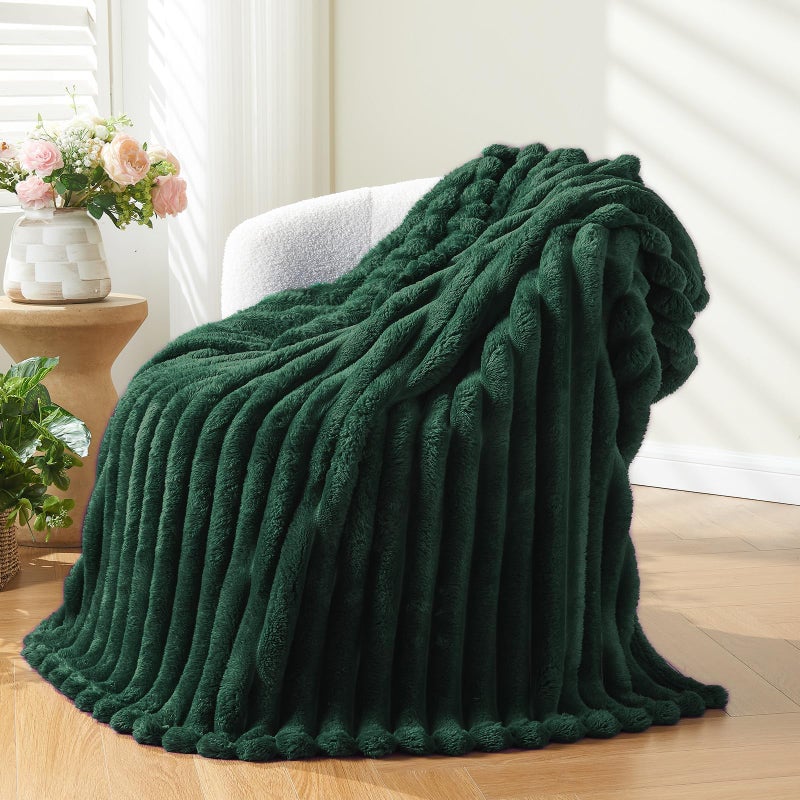 NEWCOSPLAY Super Soft Throw Blanket Dark Green Premium Silky Flannel Fleece 3D Ribbed Jacquard Lightweight Bed Blanket All Season Use (Dark Green Ribbed, Throw(50"x60")) - Image 1