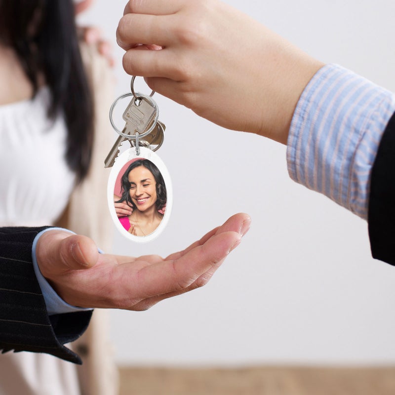 🏠 24 قطعة سلسلة مفاتيح إطار صور أكريليك إبداعية بيضاوية - Image 4