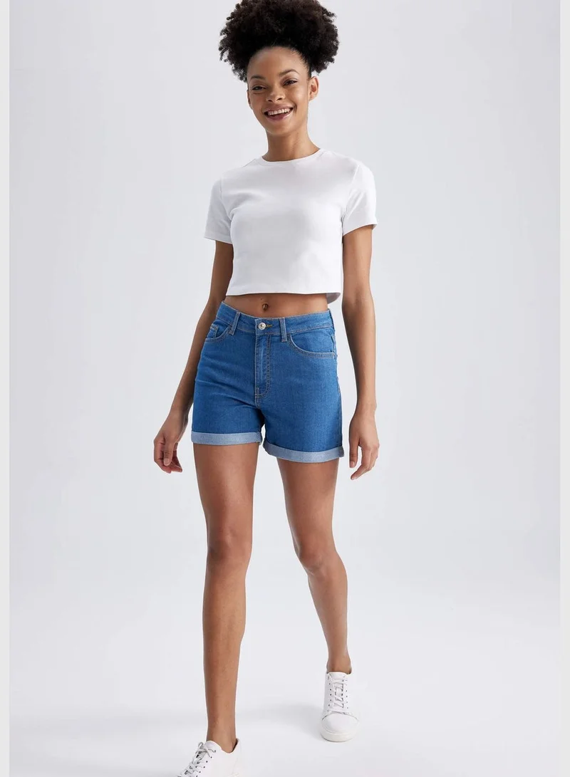 ديفاكتو Woman Denim Short