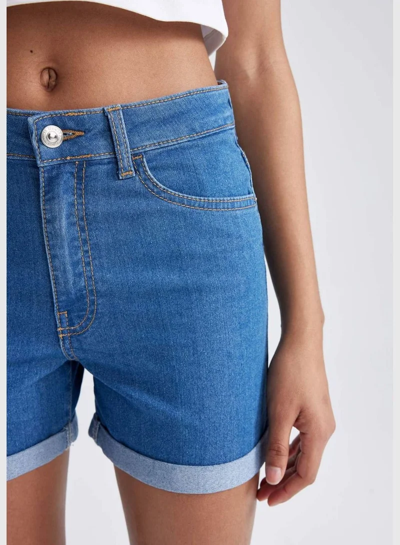 ديفاكتو Woman Denim Short