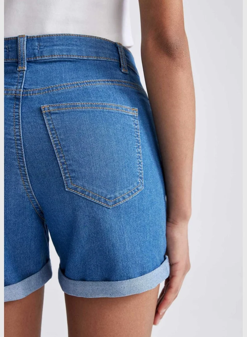 ديفاكتو Woman Denim Short