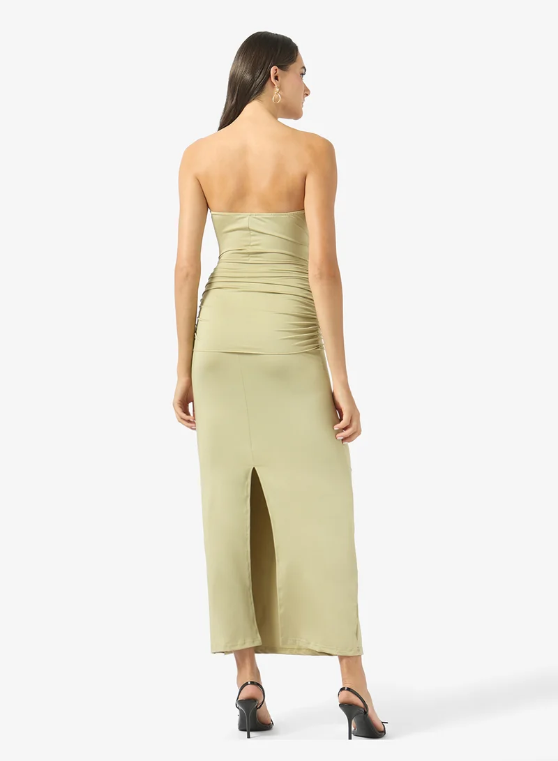 جينجر فستان بياقة على شكل قلب مع لمسة ذهبية