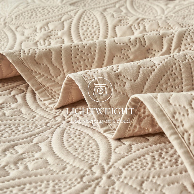 WURUIBO King/Cal King Quilt Set Beige, Microfiber Lightweight Bedspreads, Ultrasonic Embossed Solid Coverlet, Thin Bedding Set for All Season, Soft Breathable Bed Cover(1 Quilt, 2 Pillow Shams) - Image 5
