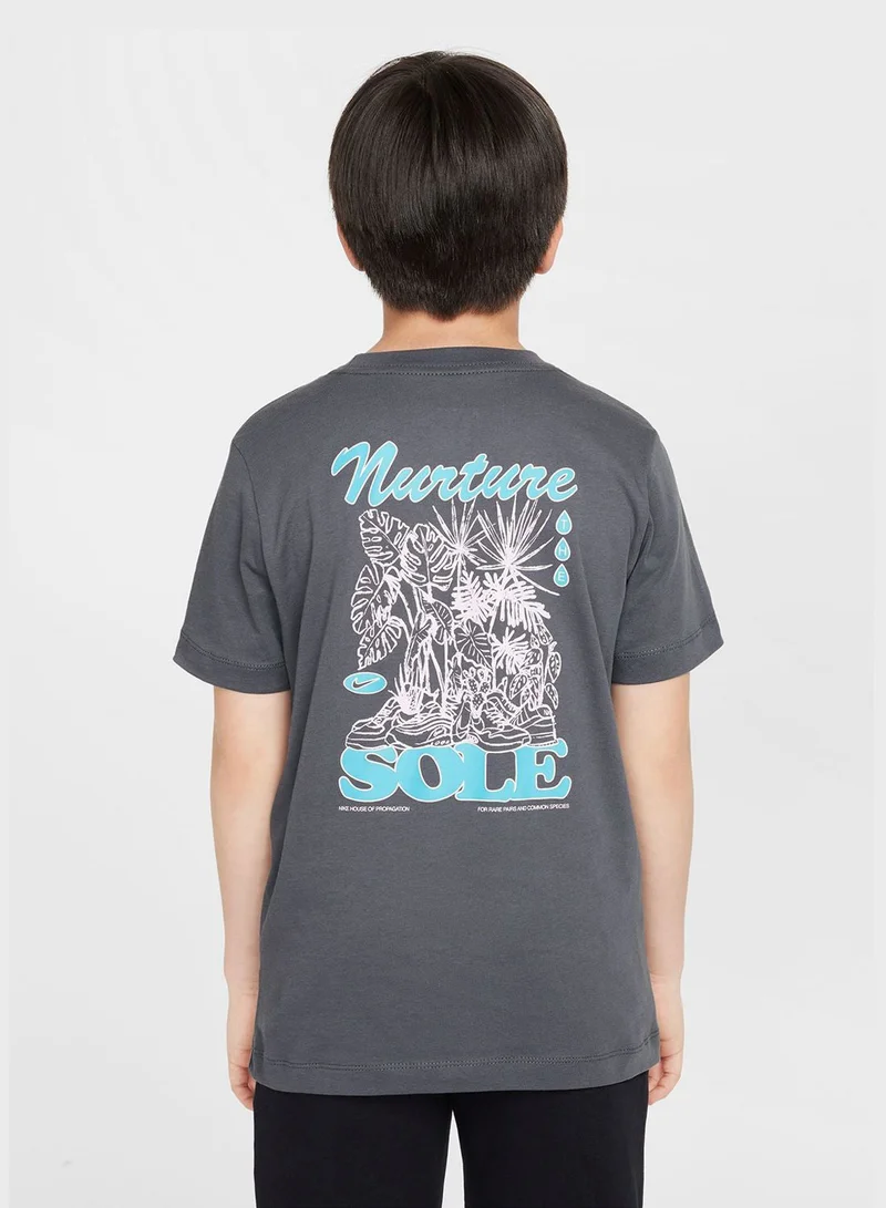 نايكي تيشيرت طبيعة شبابي