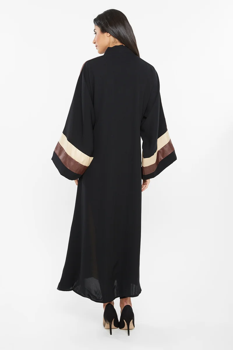 النخبة A casual striped abaya with shimmer-brown and cream striped detailing-AJ146A