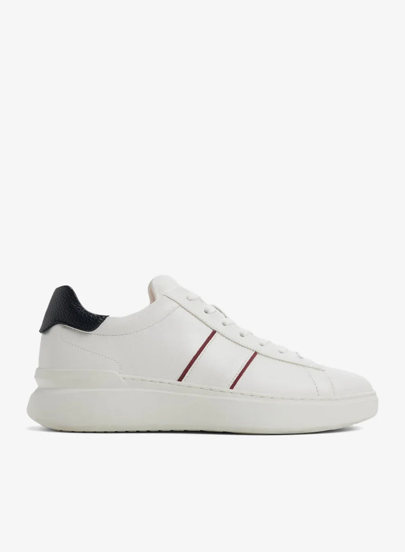 Paxon Low Top Sneakers